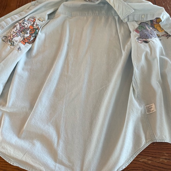 Disney Winnie the Pooh Vintage Casual Button Down Shirt Happy Snow Days - Picture 8 of 9